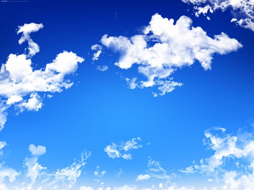 Nếu bạn yêu thích bầu trời xanh biển, hãy xem bức ảnh này. Với những đám mây mịn màng và màu xanh đậm, chắc chắn bạn sẽ tìm thấy sự yên bình và thư giãn.