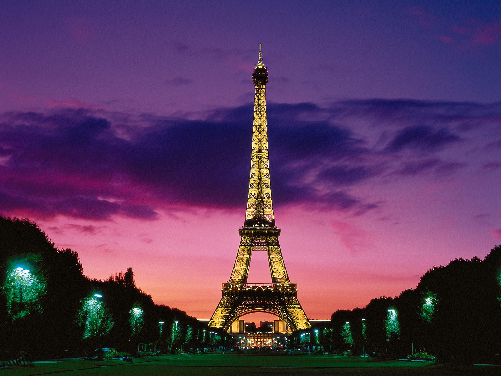 Nền Cảnh đẹp Của Tháp Eiffel Nổi Tiếng ở Paris Hình Chụp Và Hình ảnh Để Tải  Về Miễn Phí  Pngtree